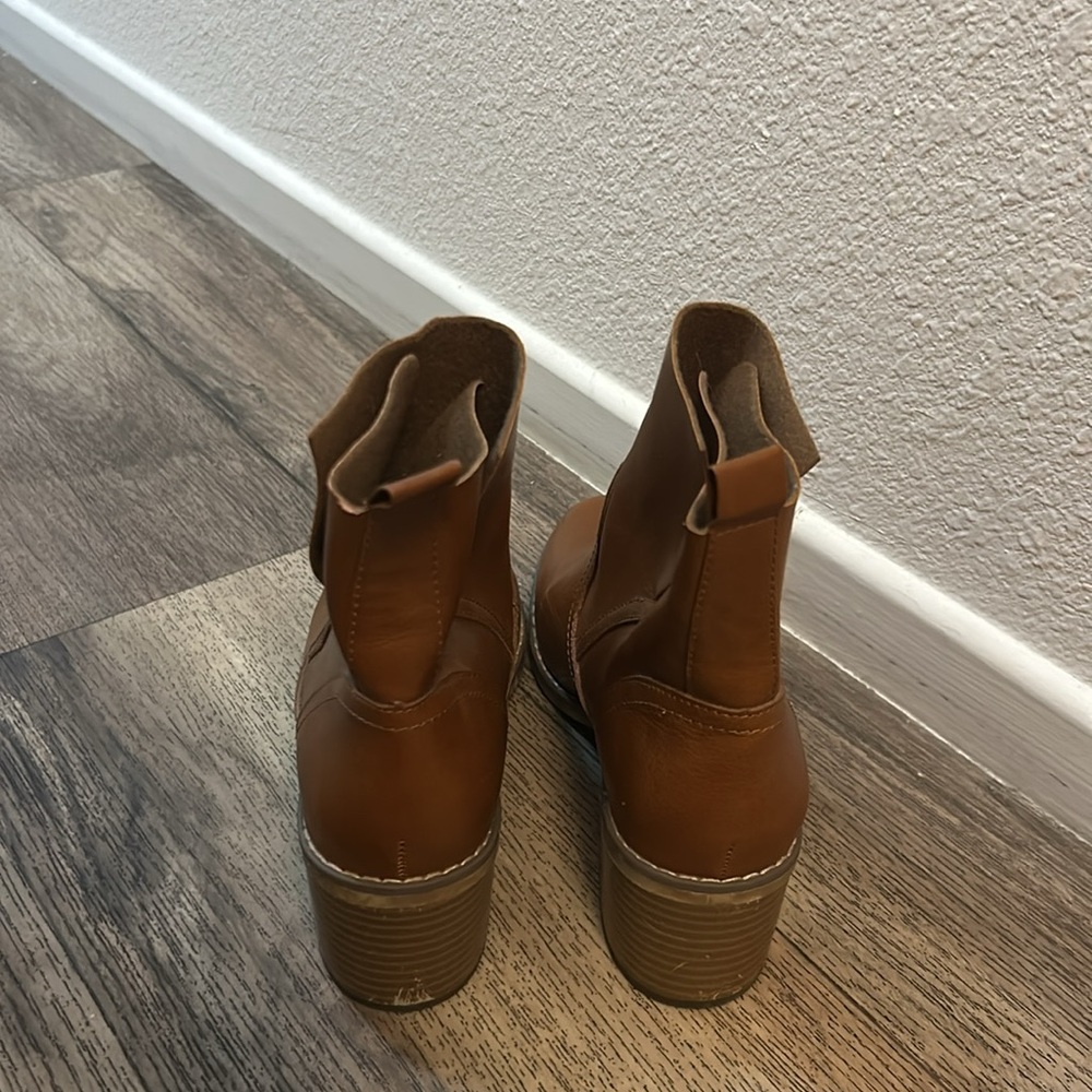Tan ankle boots women’s size 8 Mossimo.. - Picture 3 of 4